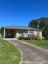 Building Photo - 4504 Briarwood Dr