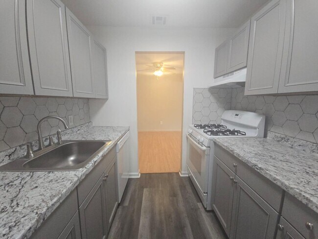 Foto del edificio - 276 Temple Hill Rd