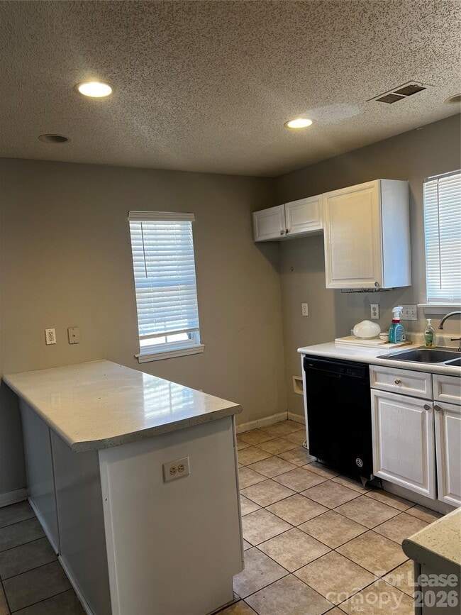 Building Photo - 7655 Petrea Ln