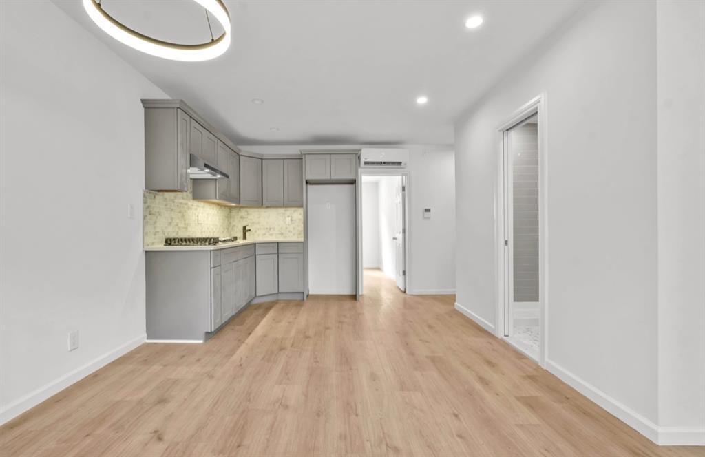 Foto del edificio - 48-30 64th St