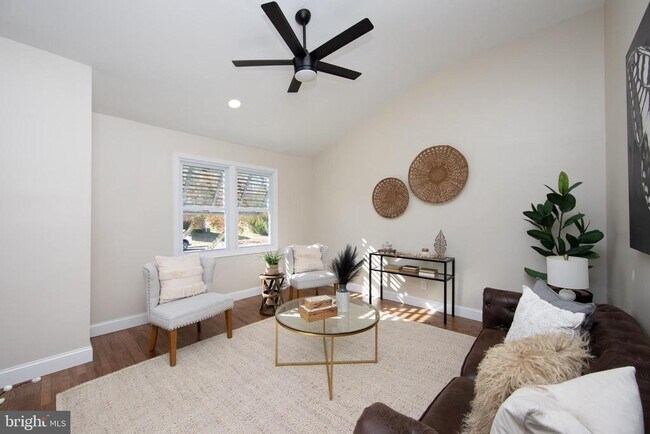 Foto del edificio - 405 E Melrose Ave