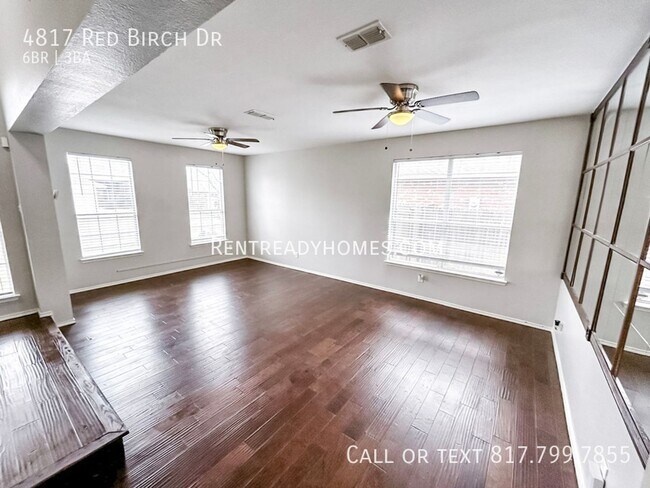 Building Photo - 4817 Red Birch Dr