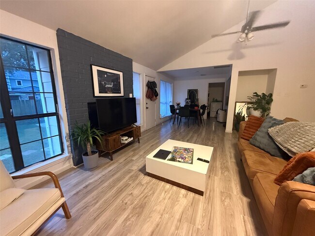 Foto del edificio - 13919 Baytree Dr