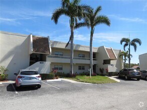 Building Photo - 7193 W Country Club Dr N