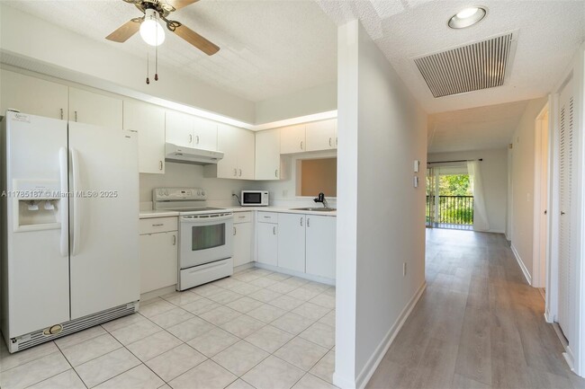 Foto del edificio - 13455 SW 16th Ct