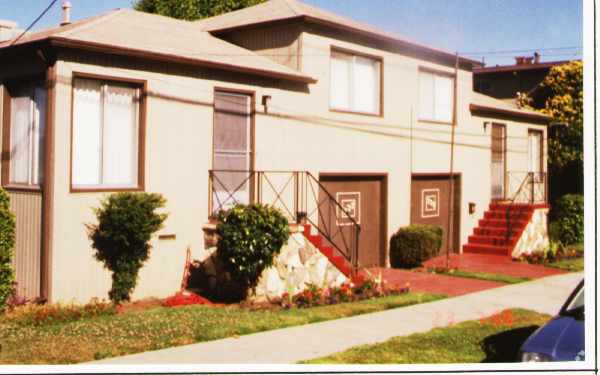 Building Photo - 737-739 Liberty St