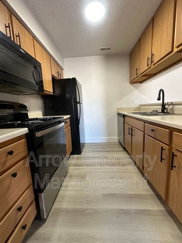 Foto del edificio - 2354 N 44th St