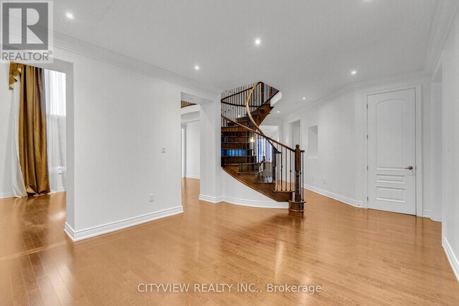 Building Photo - 12 Fort Williams Dr