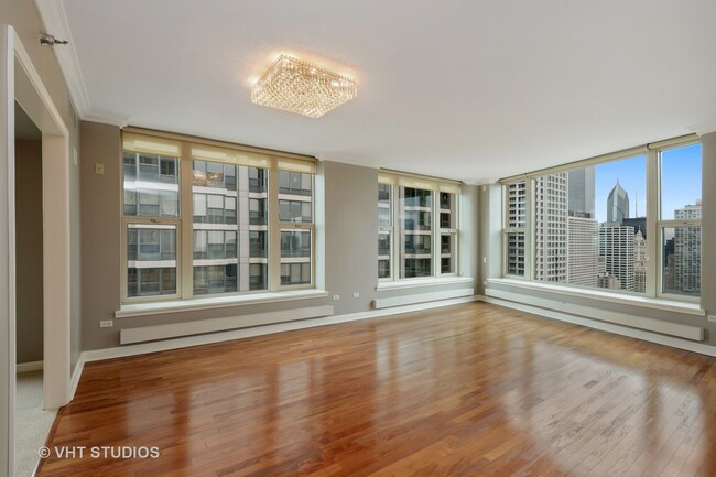 Building Photo - 25 E Superior St