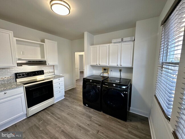 Foto del edificio - 5202 LEEDS Ave