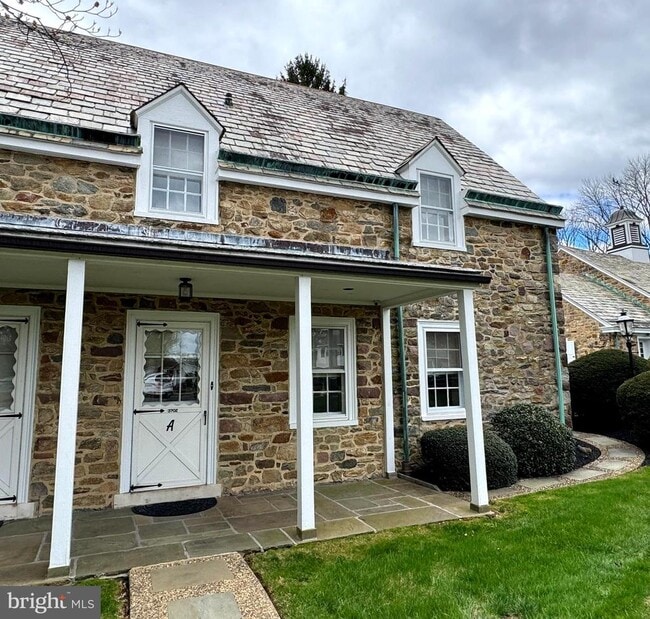 Building Photo - 3700 Albidale Dr