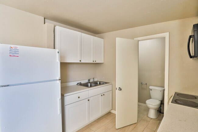 Building Photo - 107 E Madden Dr