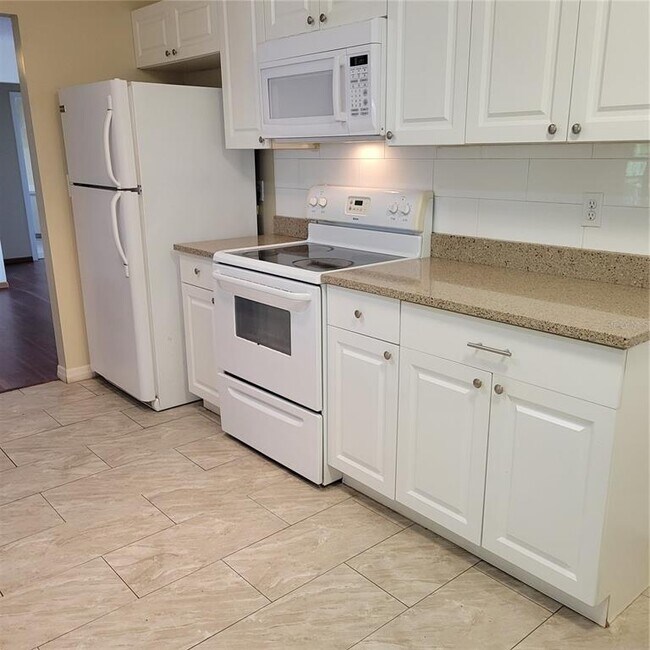 Foto del edificio - 2831 Mayflower St