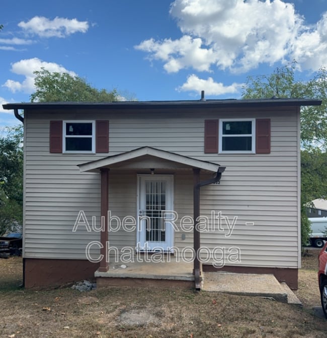 Building Photo - 832 Sylvan Ave