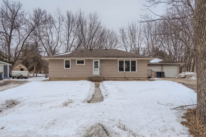 Primary Photo - 1209 Sunnyside Dr, Farmington, MN, 55024