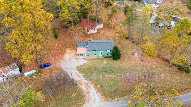 Foto del edificio - 8611 Foust Hollow Rd