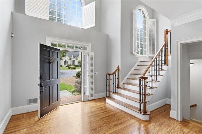 Building Photo - 4563 Fountain Dr NE