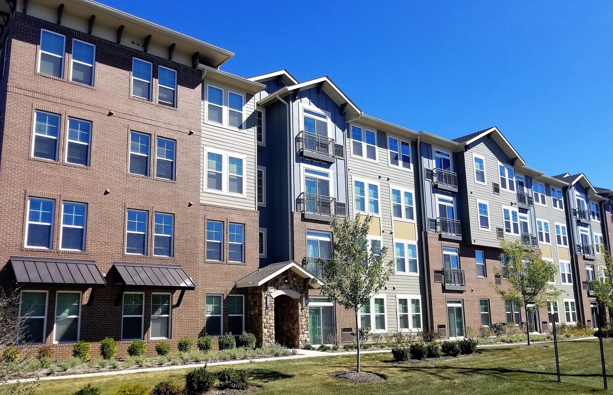 700 E Algonquin Rd Unit 2409, Schaumburg, IL 60173 Apartment for Rent