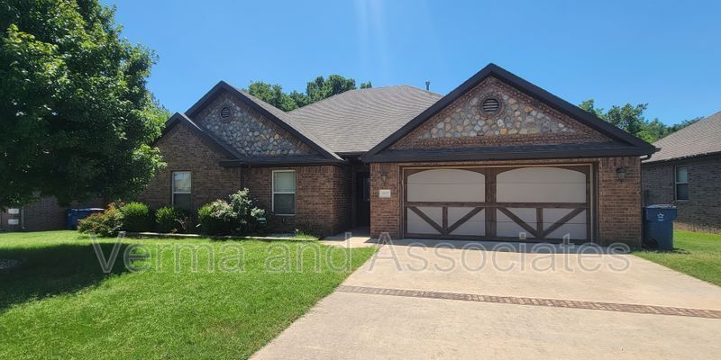 Foto principal - 3207 SW Briar Creek Ave