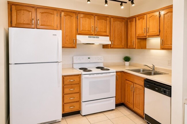Building Photo - 11000 Royal Palm Blvd