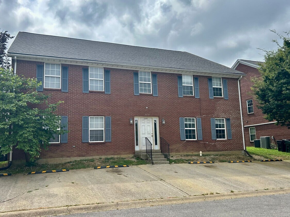 Primary Photo - 2 Bed 1.5 Bath Pay ONLY Electric!