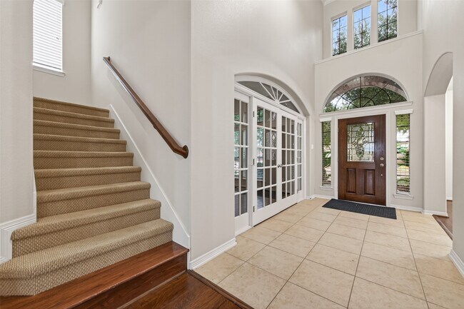 Foto del edificio - 5215 Field Briar Ln