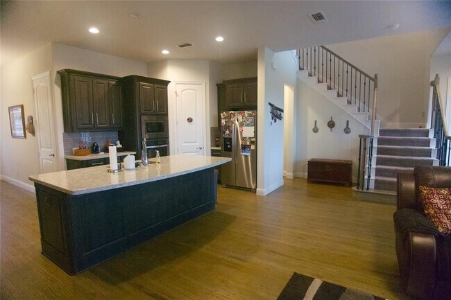 Building Photo - 2521 Gramercy Park Dr