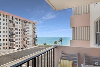 Building Photo - 1147 Hillsboro Mile