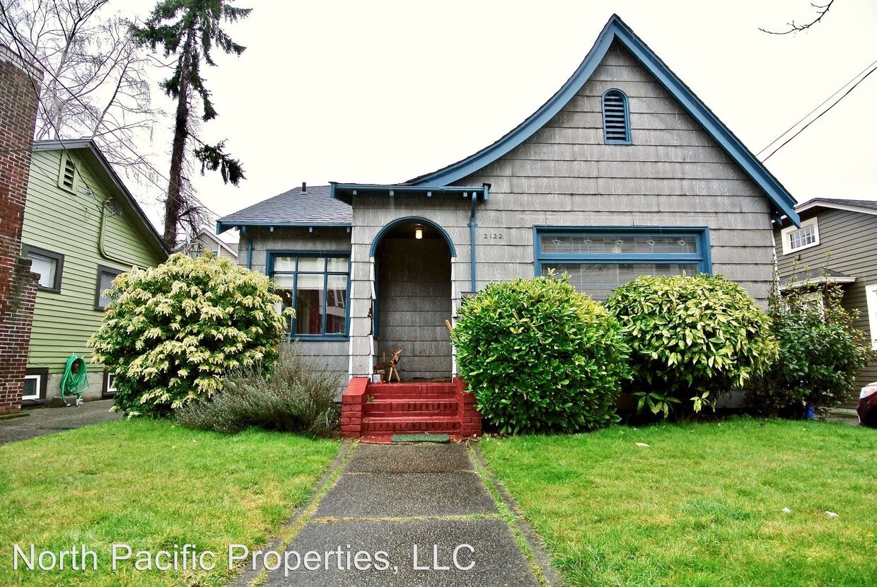 Primary Photo - 4 br, 1.5 bath House - 2122 Dexter Ave N