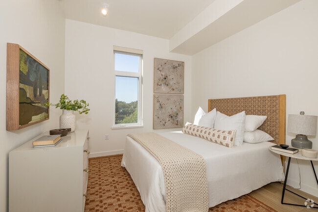 2BR, 2BA - 990SF - Primary Bedroom - The Richmond