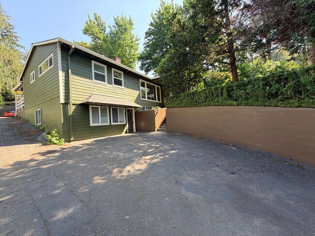 Foto del edificio - 9938 SW Terwilliger Blvd