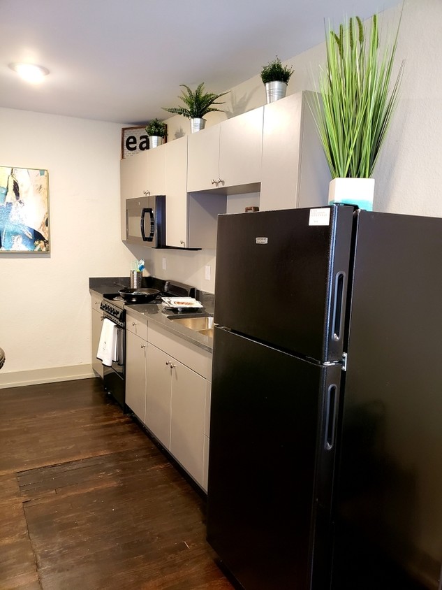 Foto del edificio - Maple Flats | Renovated Apartments Near KCUMB
