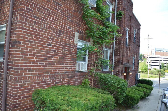Foto del edificio - 960 Ludlow Ave