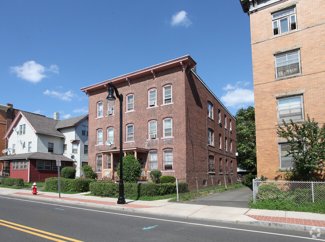 Building Photo - 145-149 Washington St