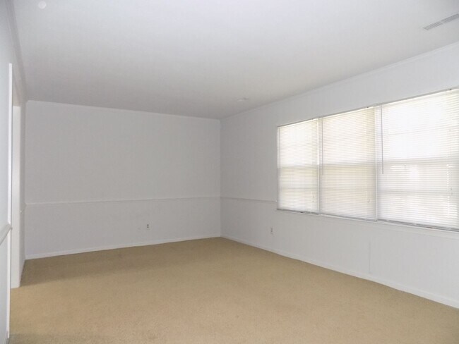 Foto del edificio - BERNARD VILLAGE