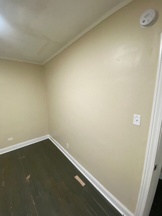 Foto del edificio - Charming 3-Bedroom Home | Updated Kitchen | Shared Laundry