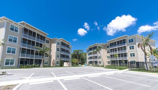 Building Photo - The Reef at Winkler