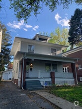 Building Photo - 428 W Cook St