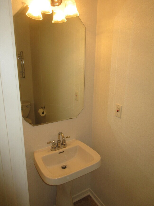 Foto del edificio - 4223 Altura Vista Ln NE