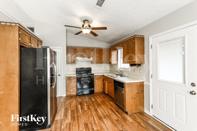 Building Photo - 4149 Warren Rd