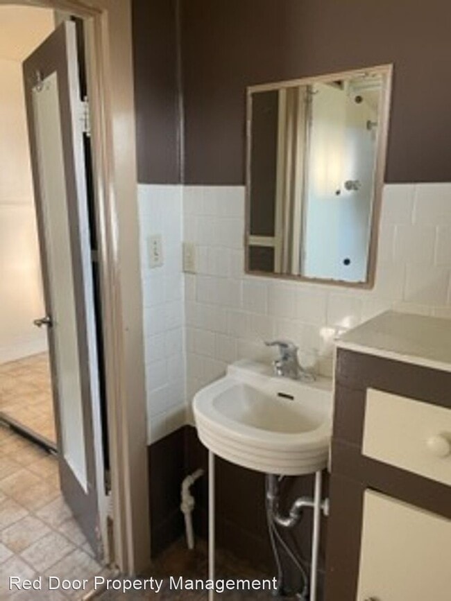 Building Photo - 2 br, 1 bath House - 807 3rd Ave SW
