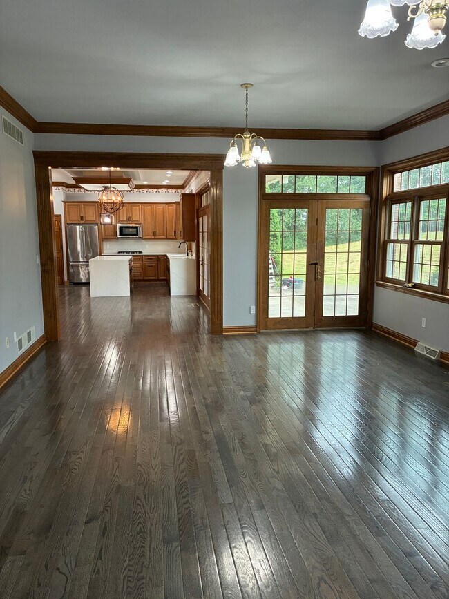 Foto del edificio - Magnificent 5-Bedroom Private Estate in Butler, PA