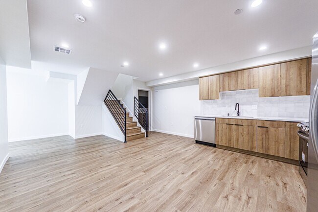 Foto del edificio - Fresh, Modern 2BR/3BA Townhome – 704 Sq Ft