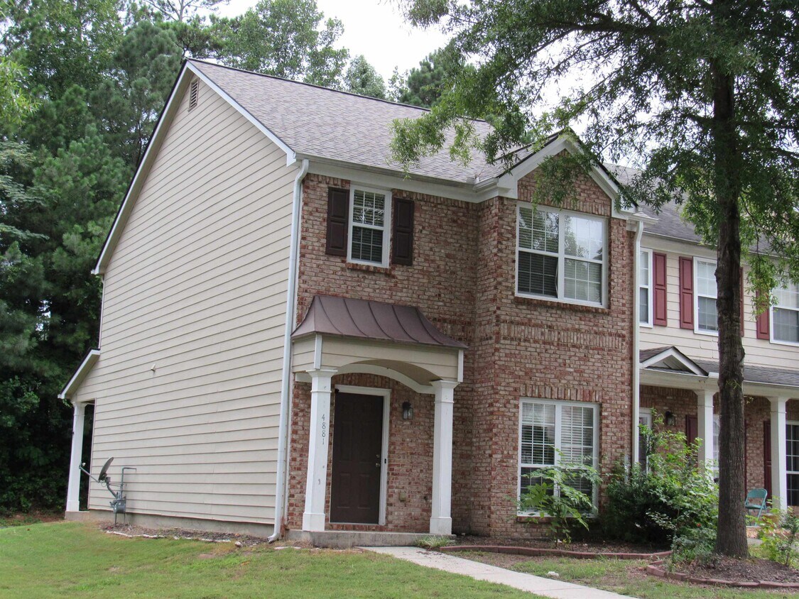 Primary Photo - 4881 Robinson Square Dr