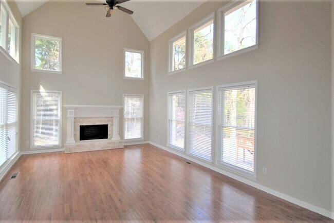 Building Photo - 2801 Autumn Lake Ln