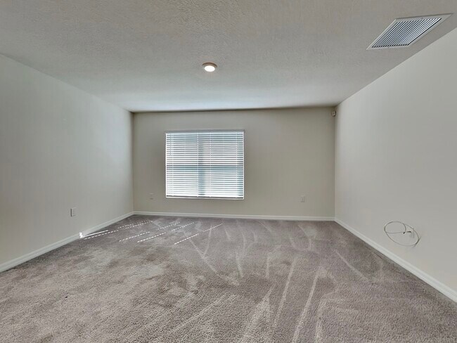 Building Photo - 749 SE 64th Terrace