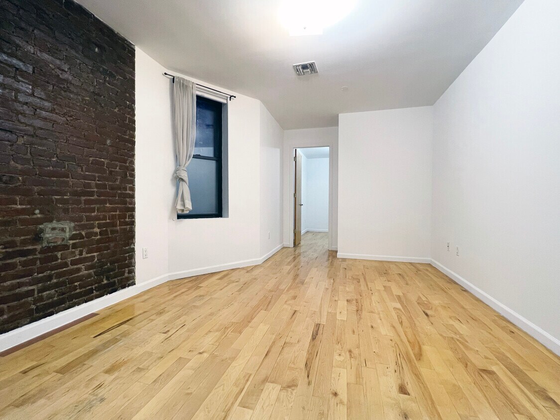 2082 Frederick Douglass Blvd Unit 2B, New York, NY 10026 Room for