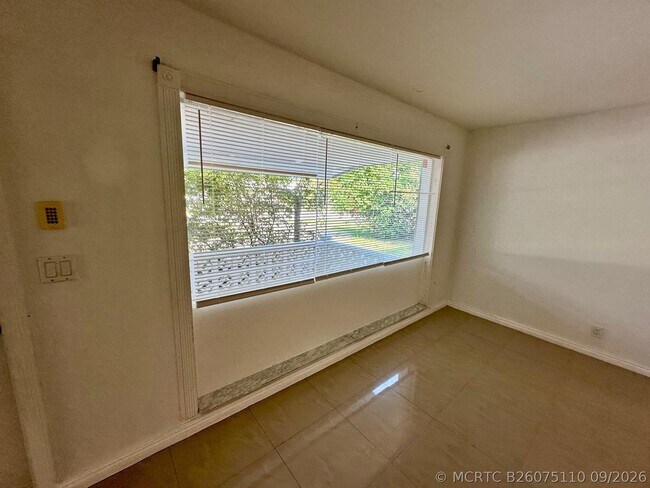 Foto del edificio - 308 SE 12th Ave