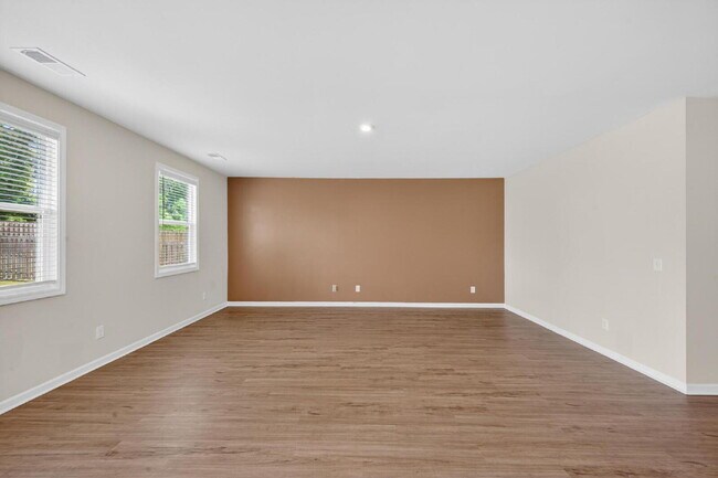 Foto del edificio - Like-New Harlem Home!
