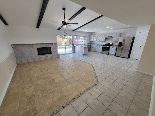 Foto del edificio - 5208 Pruitt Dr